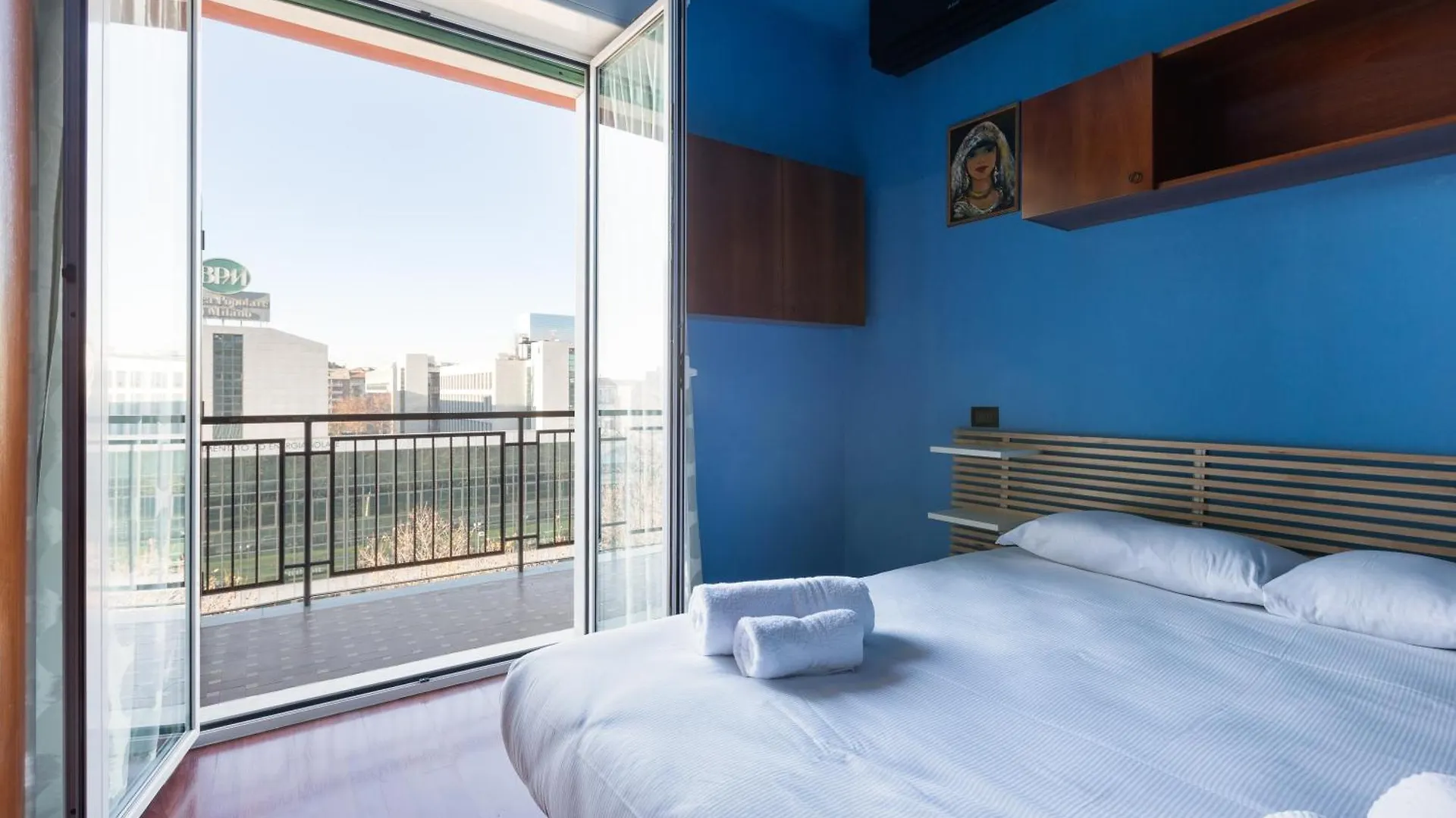 Roomy Apartment With Balcony! Milánó